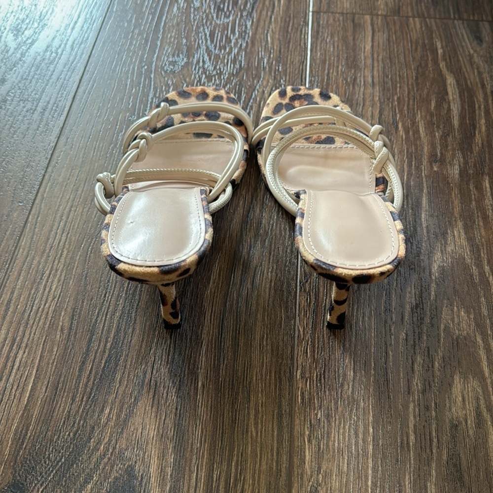 Heels - Picture 5 of 5